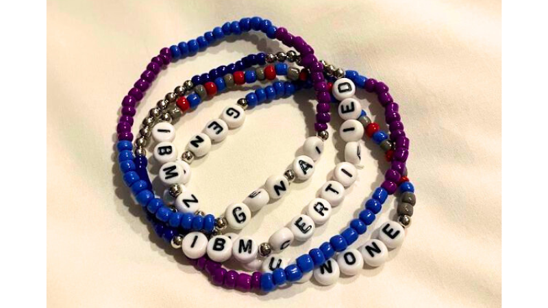 sandbox 2.0会場内で収集したミサンガ